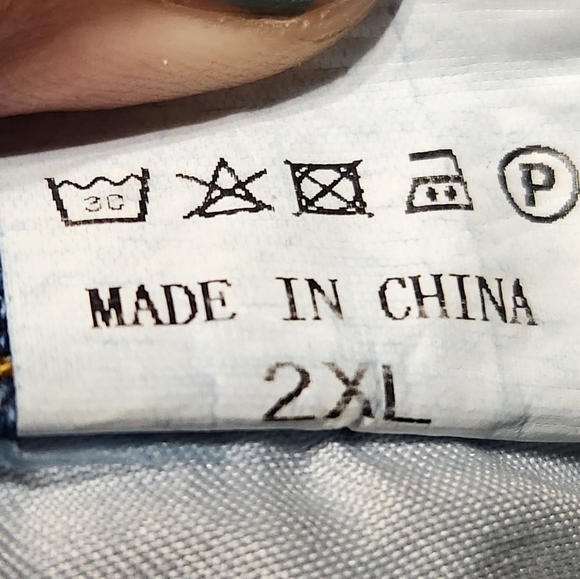 Women’s Distressed Denim Mini Skirt. Size 2XL - Picture 3 of 4